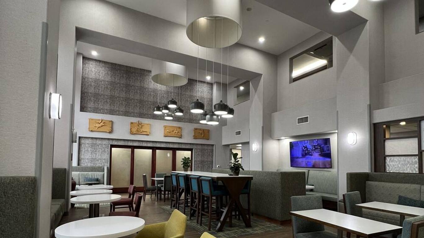 Hampton Inn and Suites Chico