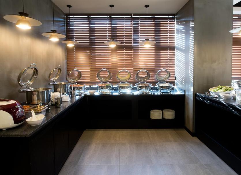 Buffet Photo
