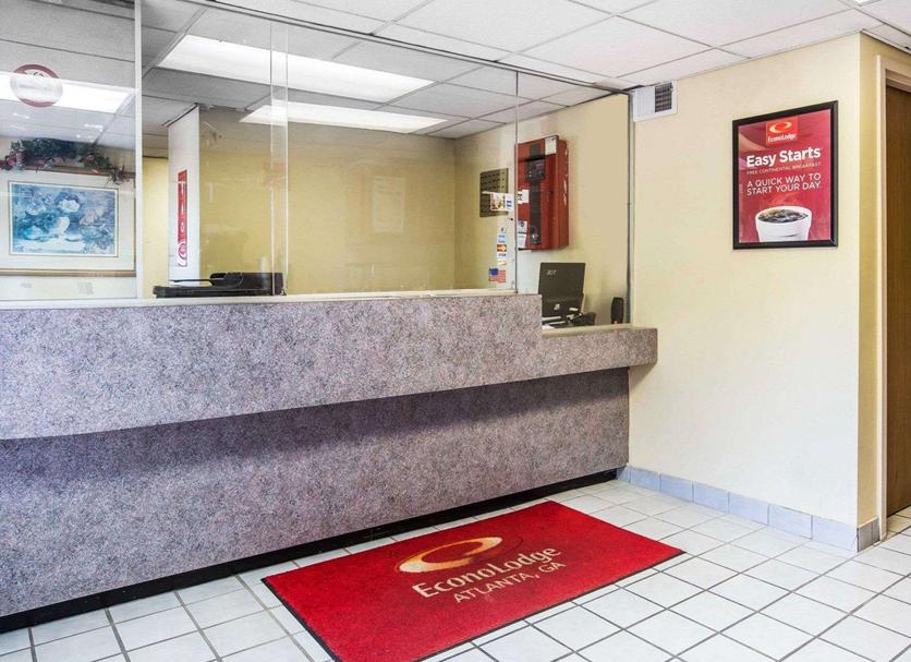 Front desk Photo