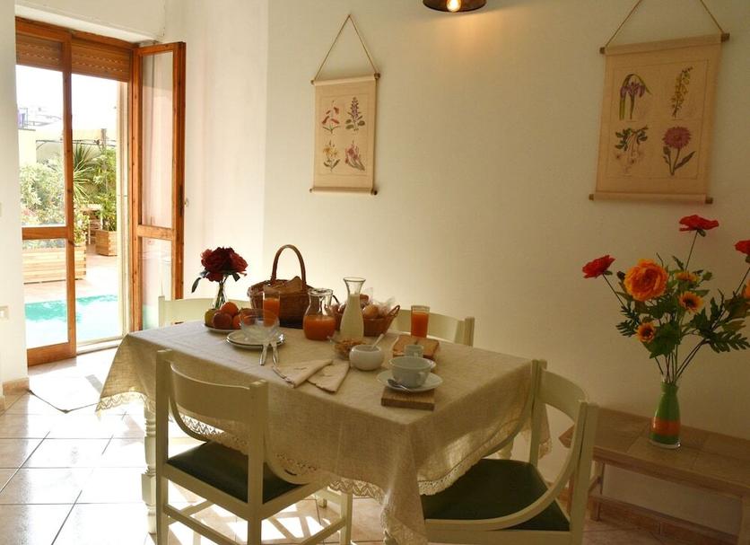 Dining room Photo