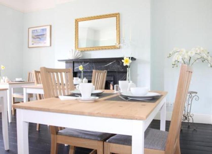 Dining room Photo
