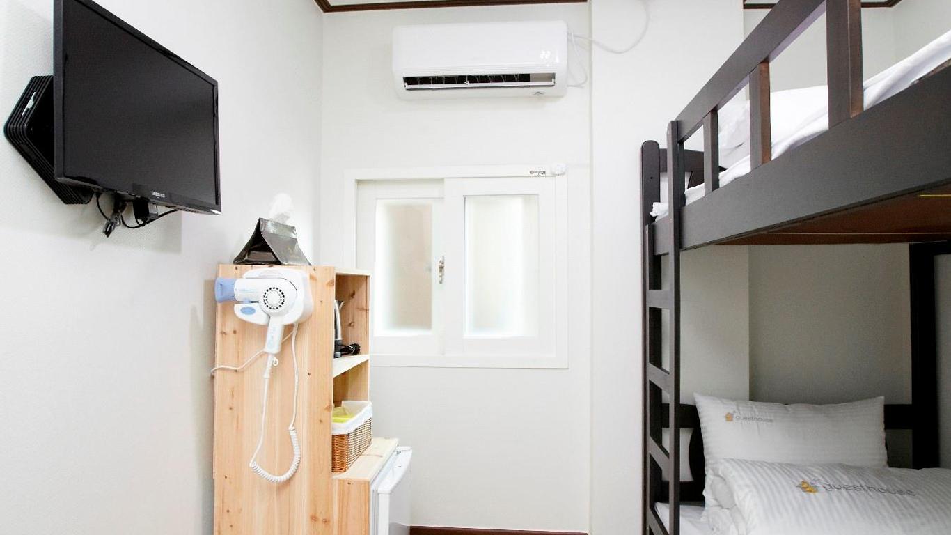 24 Guesthouse Sinchon Hongdae