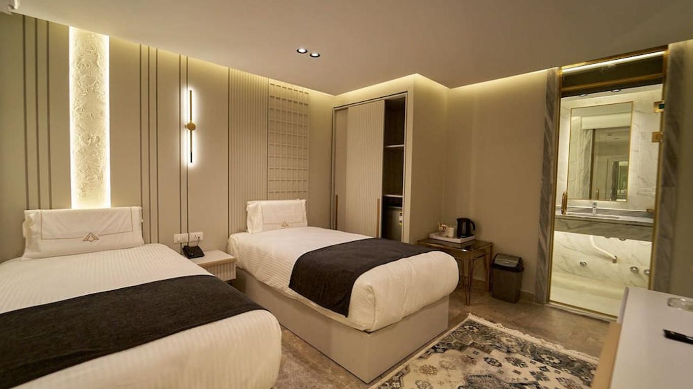 Pyramids Charm Hotel