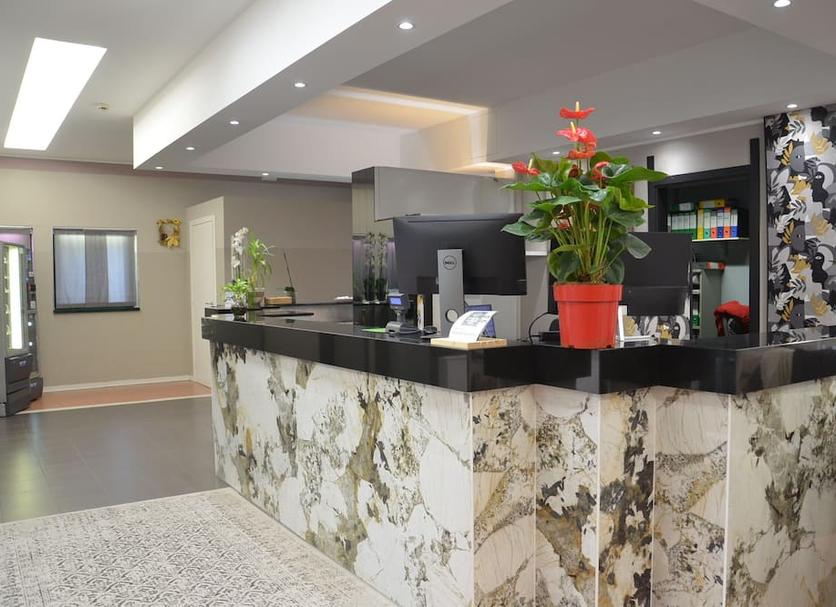 Front desk Photo