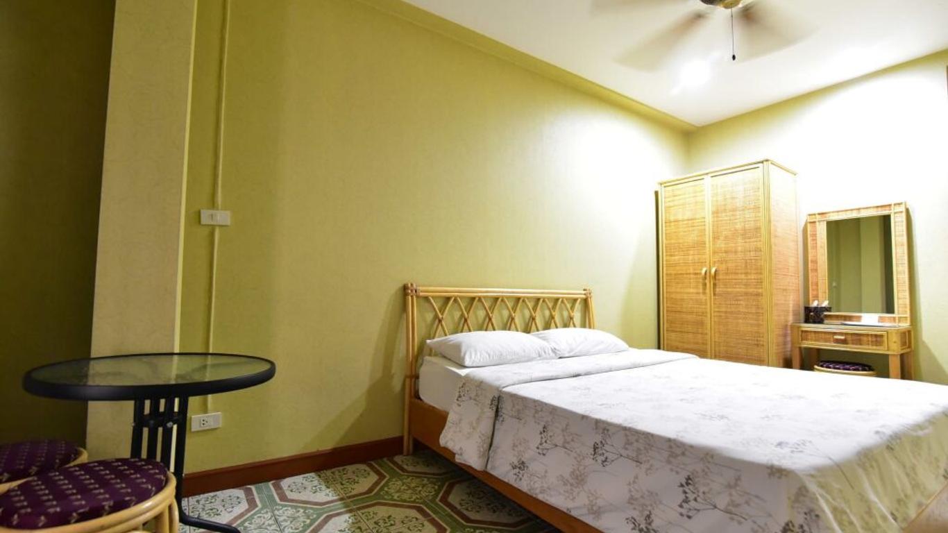 Sansabai House Hotel