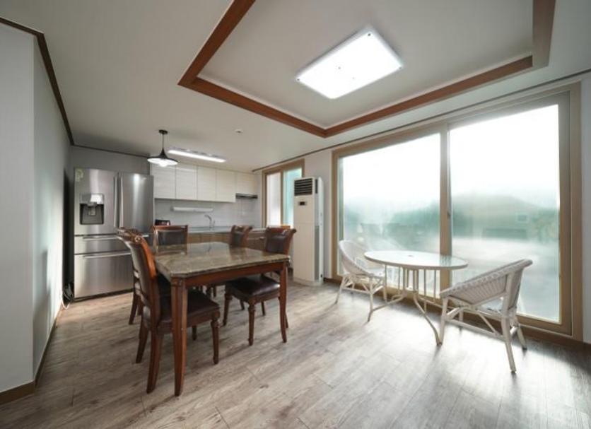 Dining room Photo