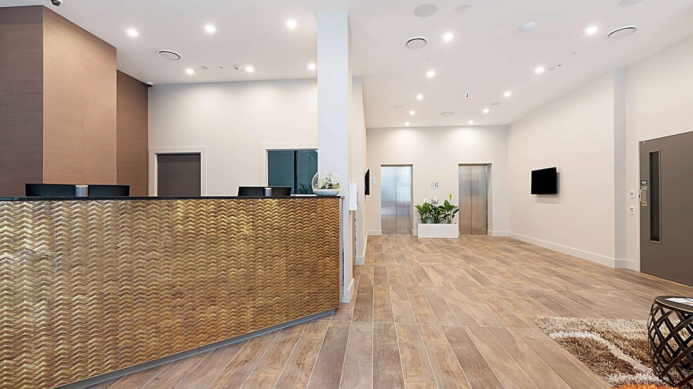 Ramada Suites By Wyndham Victoria Street West