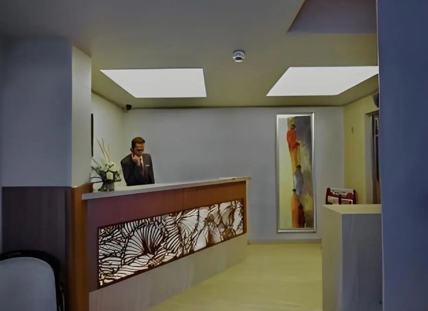 Front desk Photo
