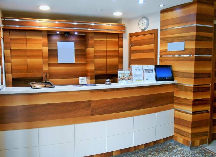 Front desk Photo