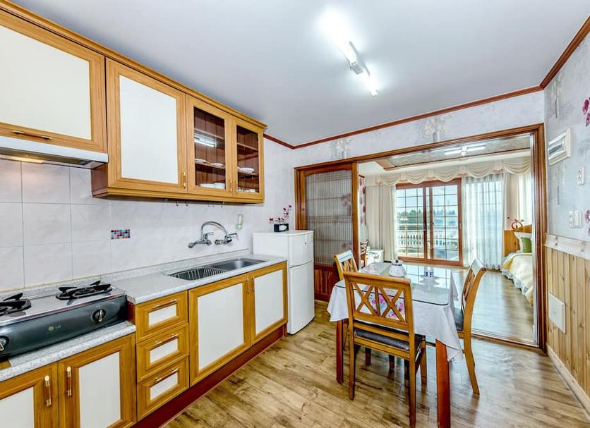 Kitchen Photo