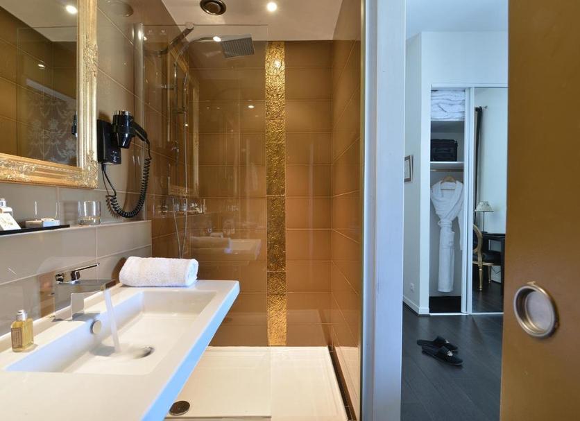Bathroom Photo