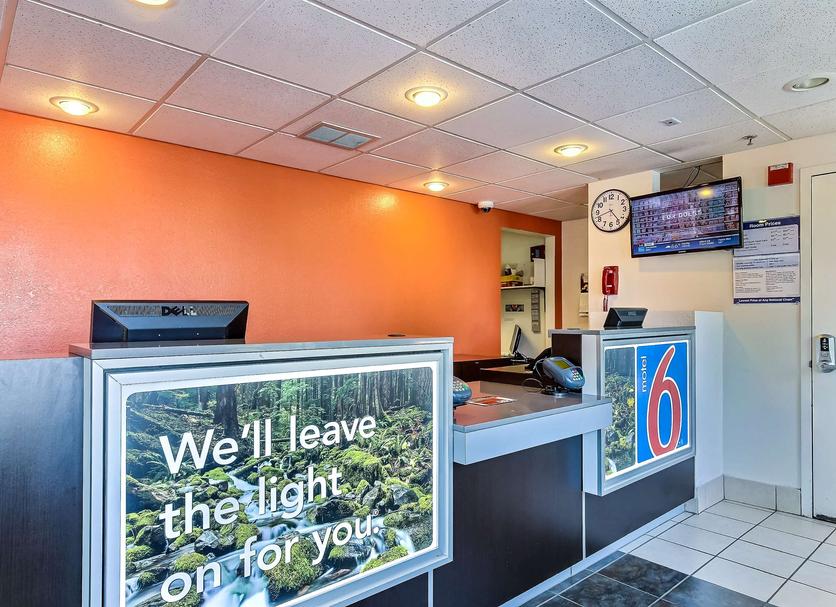 Front desk Photo