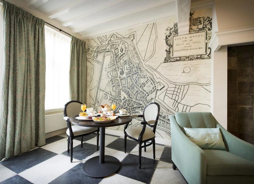 Dining room Photo