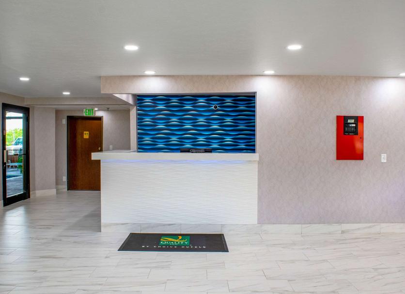 Front desk Photo