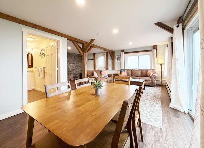 Dining room Photo