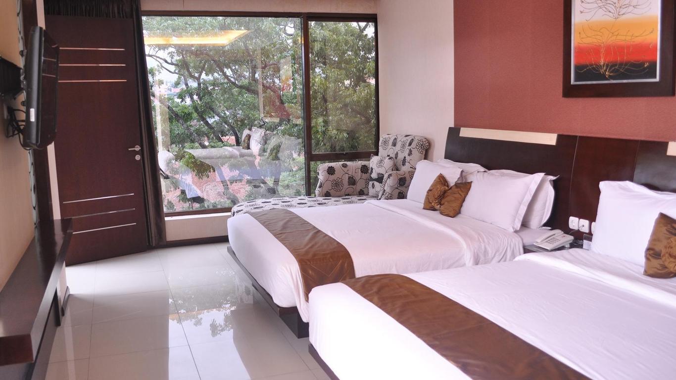 Scarlet Dago Hotel