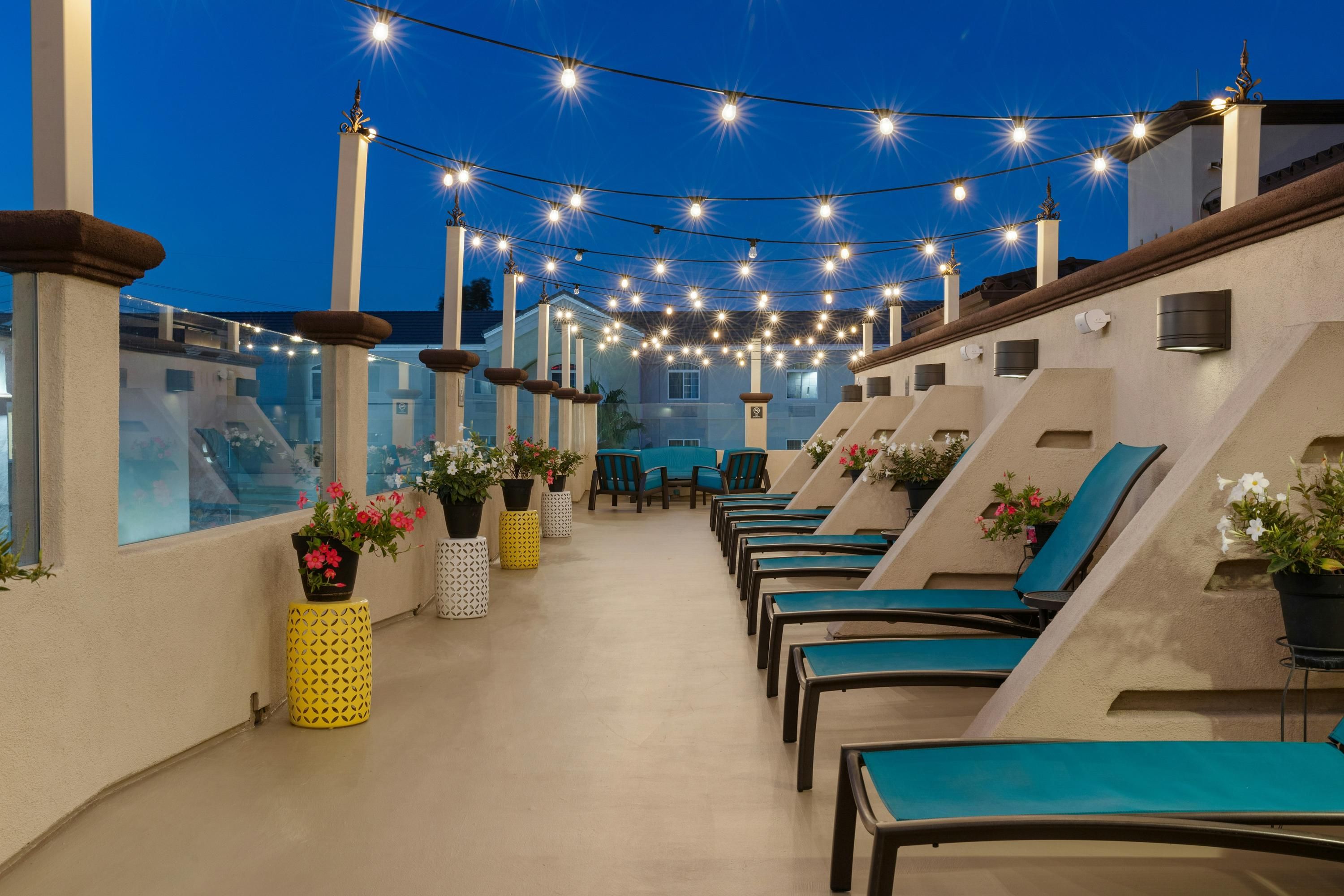 Peacock Suites from $103. Anaheim Hotel Deals & Reviews - KAYAK