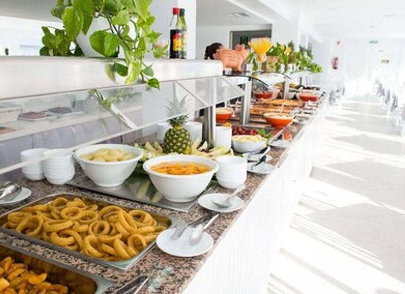 Buffet Photo