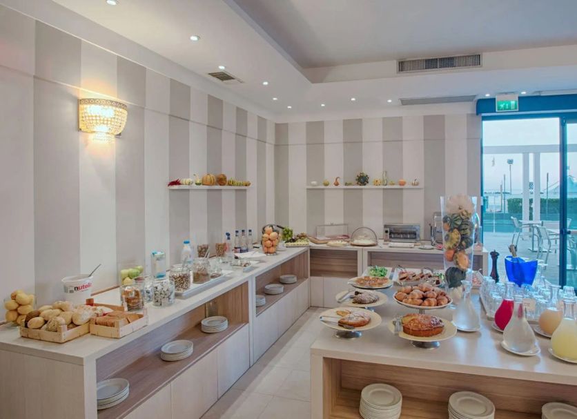 Buffet Photo