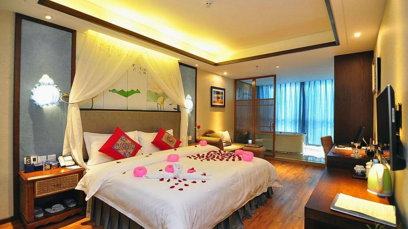 Luoping Rongting Holiday Hotel