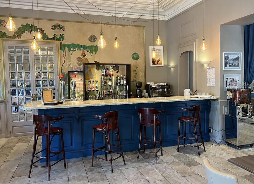 Bar Photo