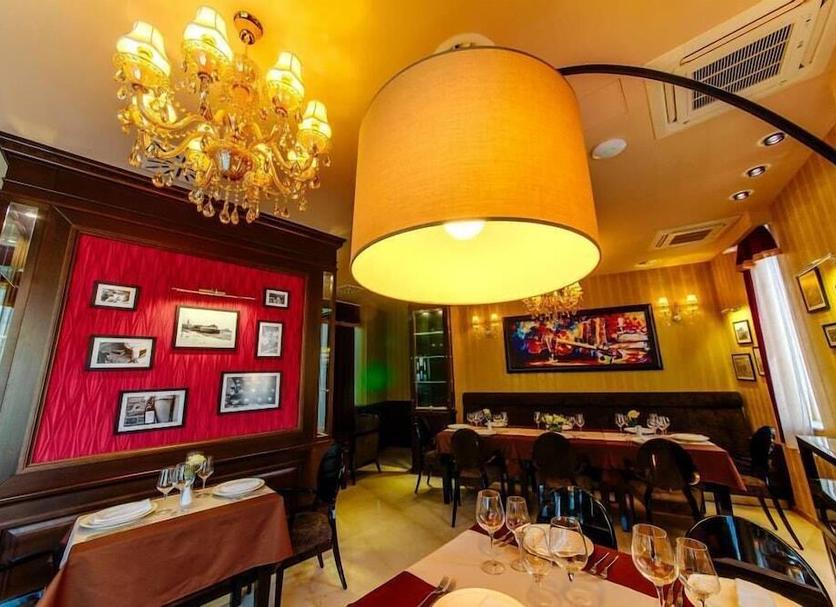 Restaurant Photo