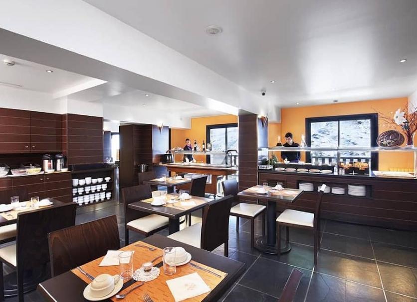 Restaurant Photo