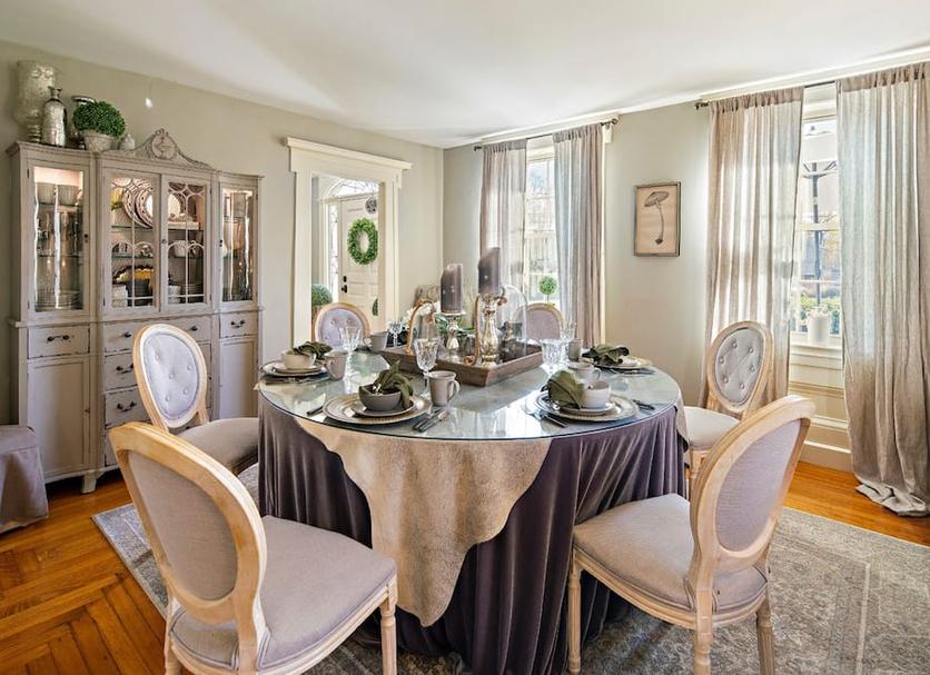 Dining room Photo