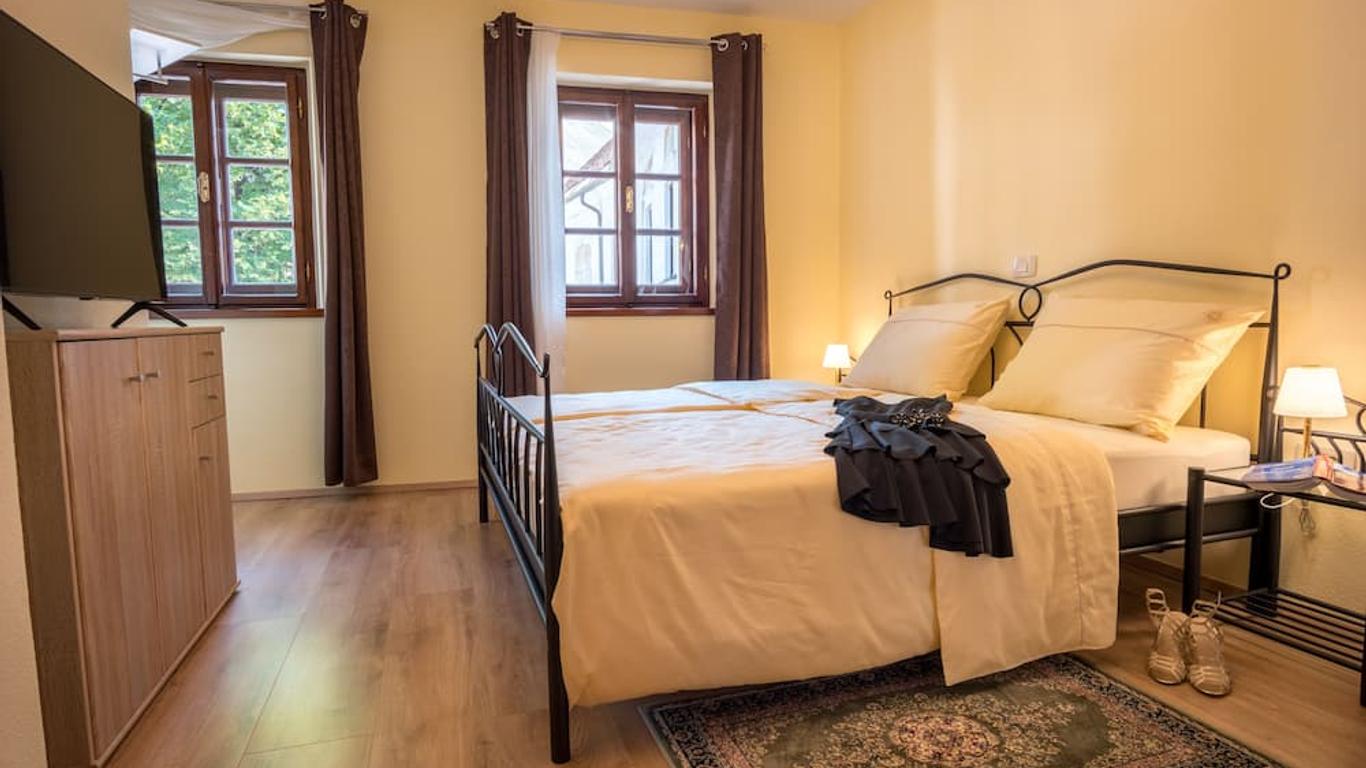 Vila Radolca apartments & rooms