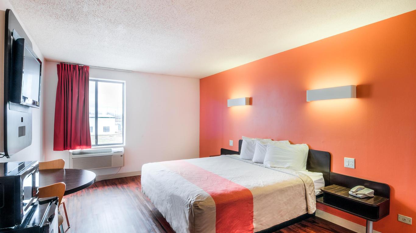 Motel 6 Chicago South Lansing