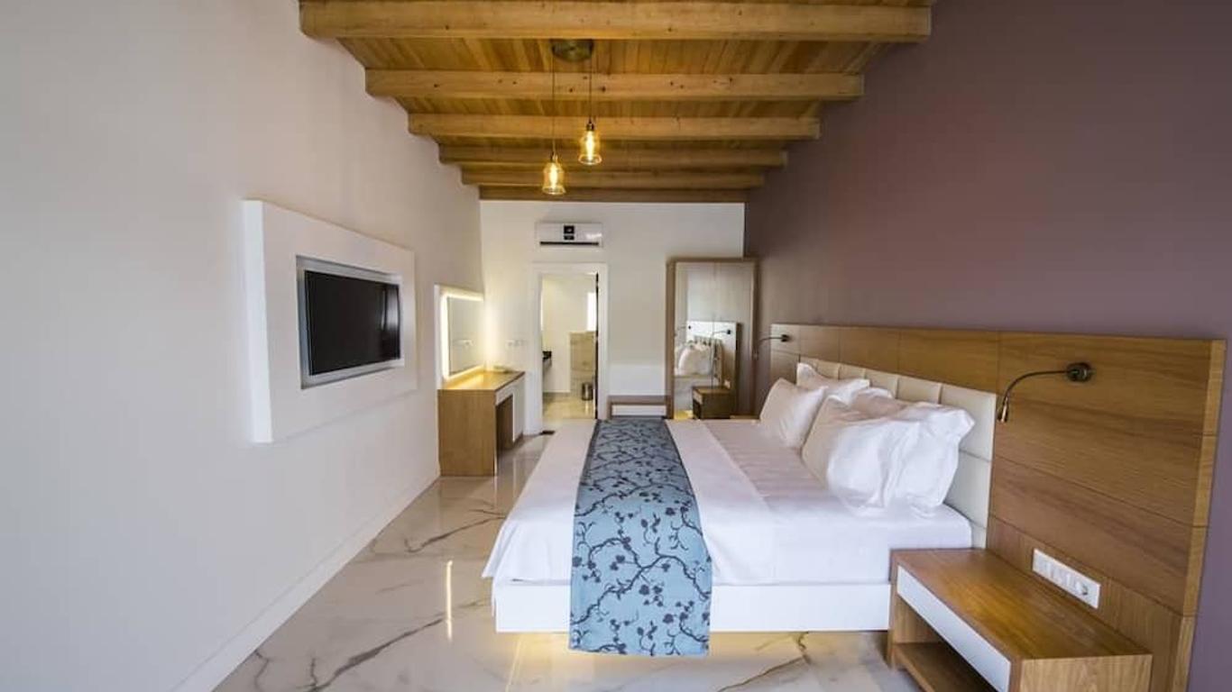 Blanca Beach Hotel