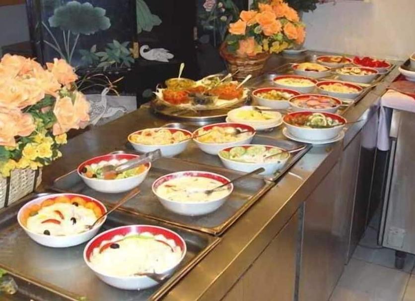 Buffet Photo