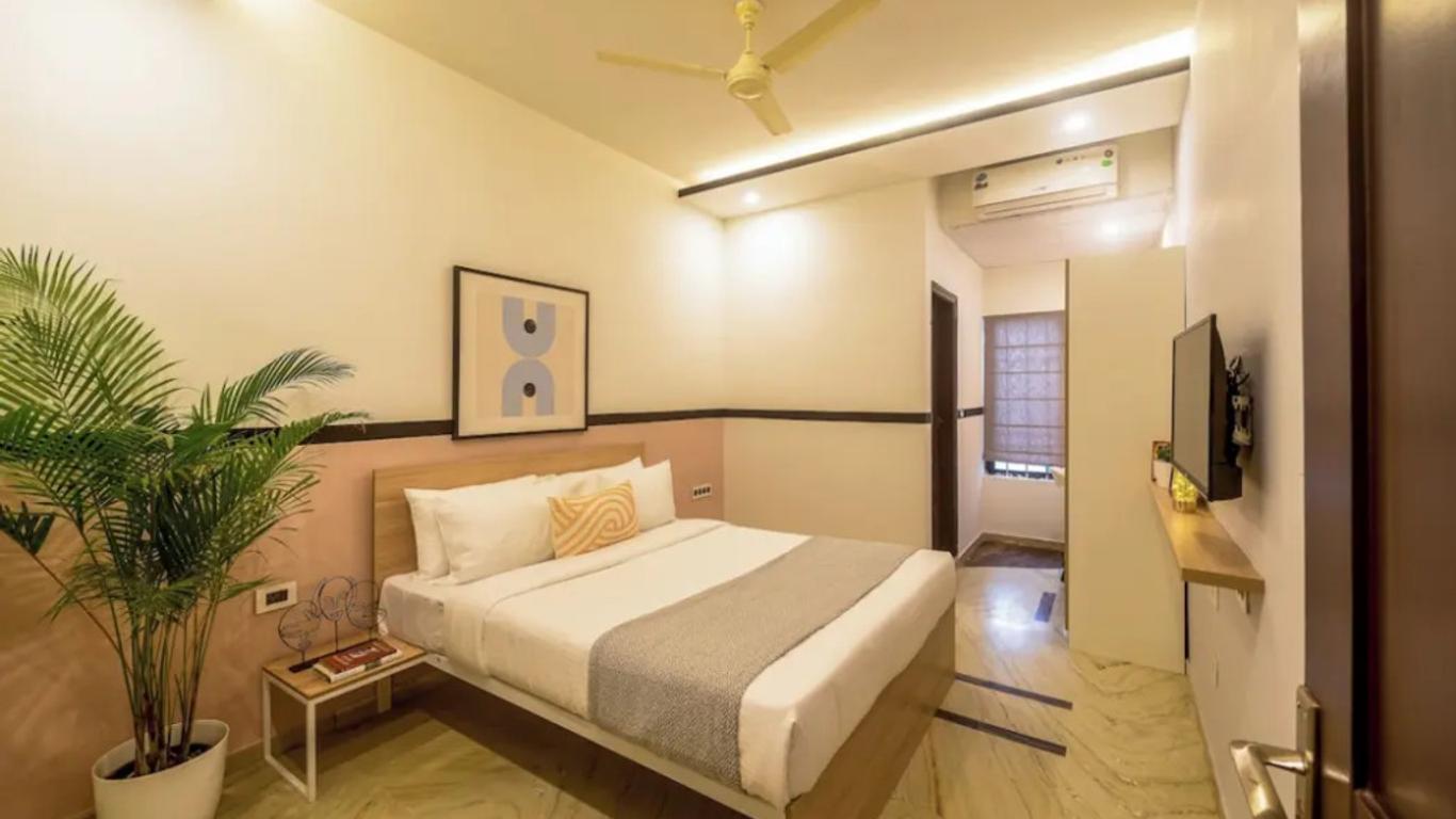 Plus Hotels