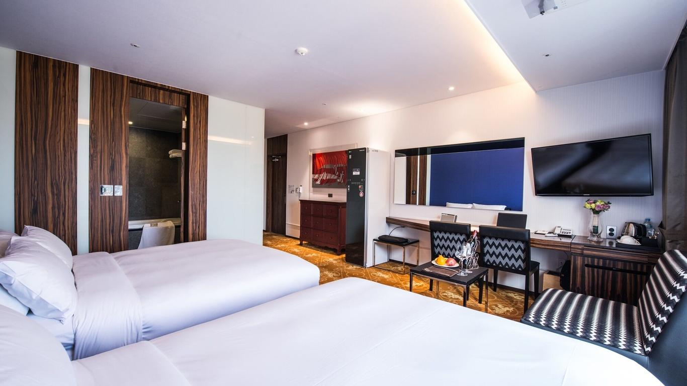 Hotel Leo