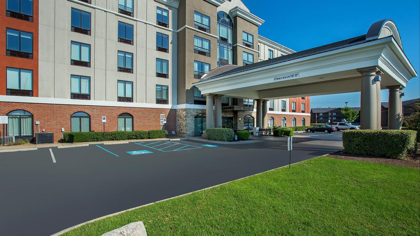 Holiday Inn Express & Suites Lebanon-Nashville Area