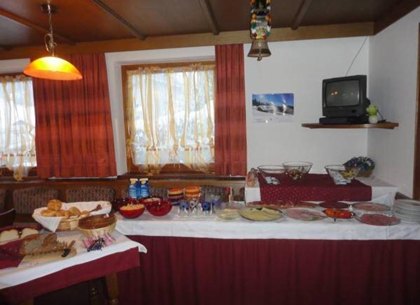 Buffet Photo
