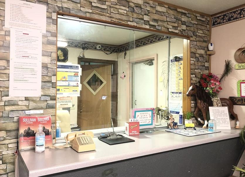 Front desk Photo