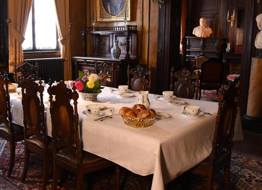 Dining room Photo
