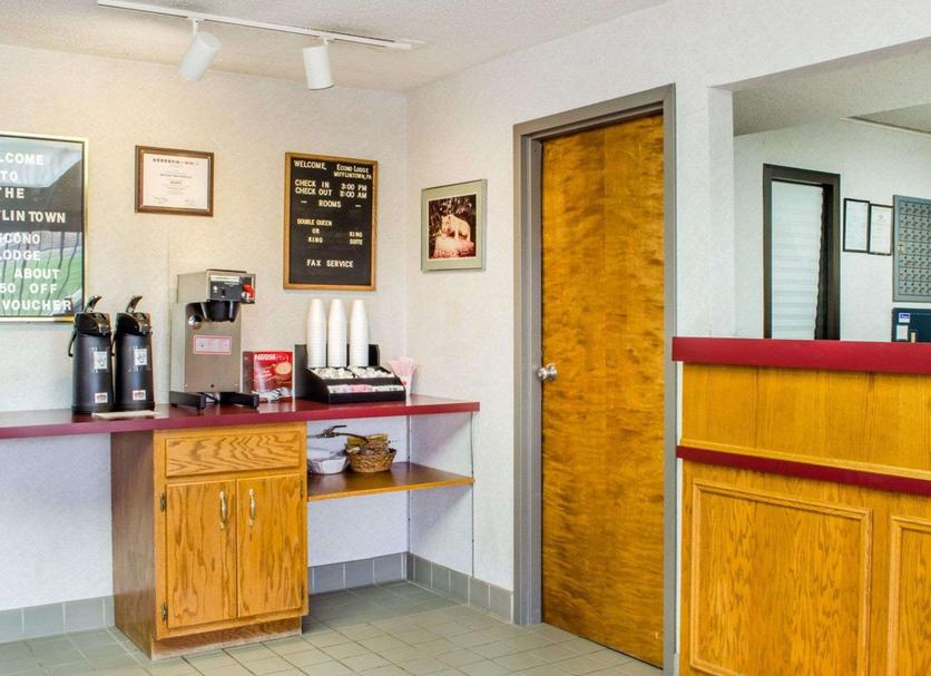 Front desk Photo