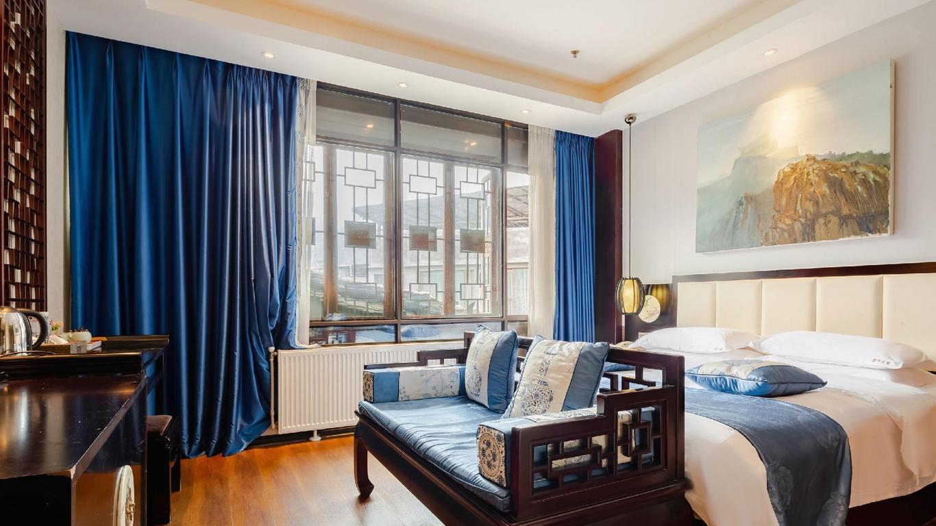 Lingxiu Impression Hotel