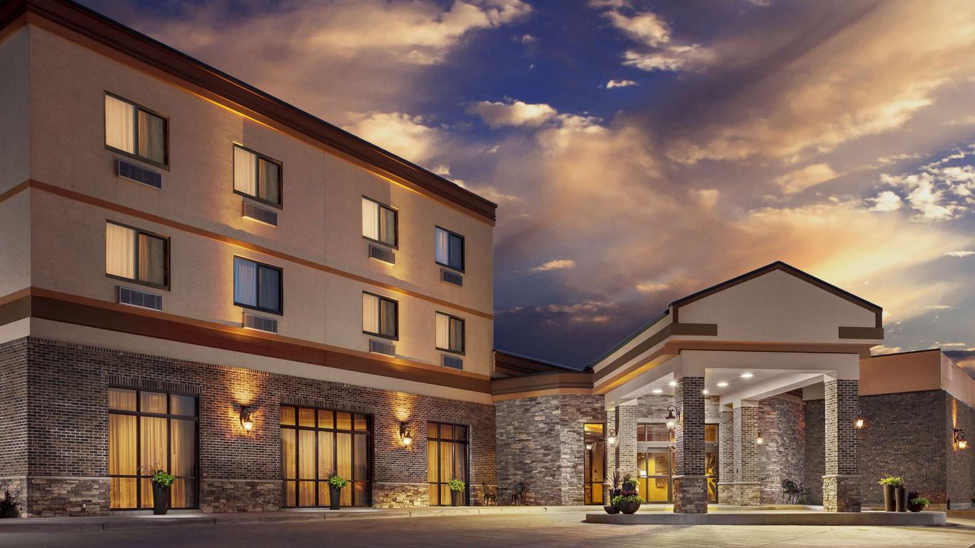 Roosevelt Grand Dakota, SureStay Collection by Best Western