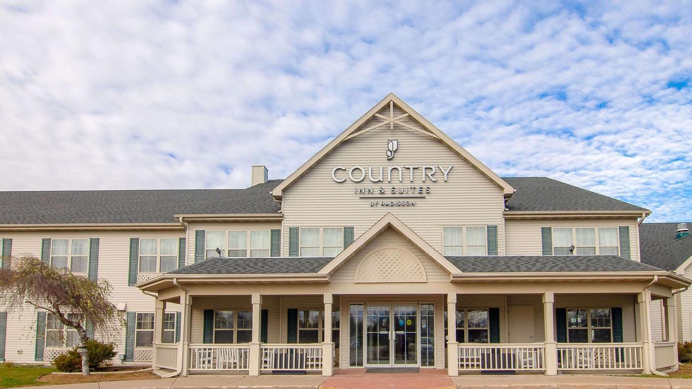 Country Inn & Suites by Radisson, Stockton, IL