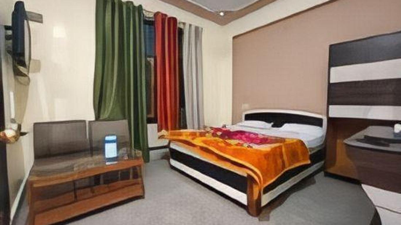 Hotel Aman Palace, Prayagraj