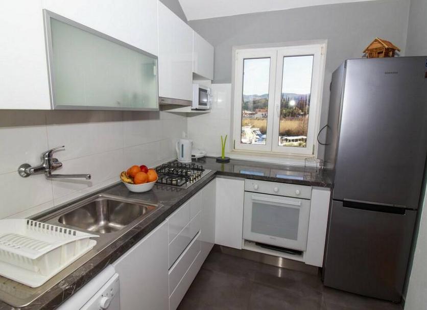 Kitchen Photo