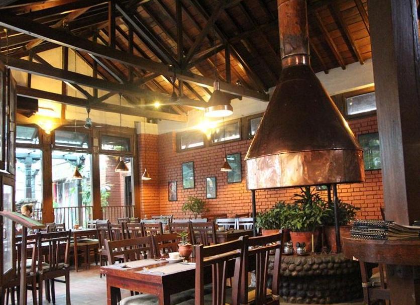 Restaurant Photo