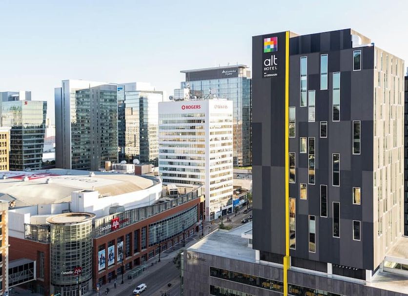 Alt Hotel Winnipeg high-rise exterior with city skyline views in Winnipeg