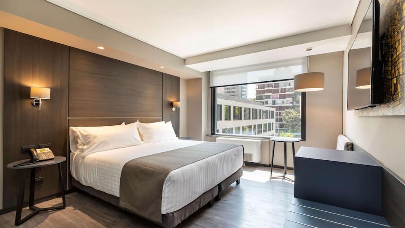 Ola Santiago Providencia, Tapestry Collection by Hilton