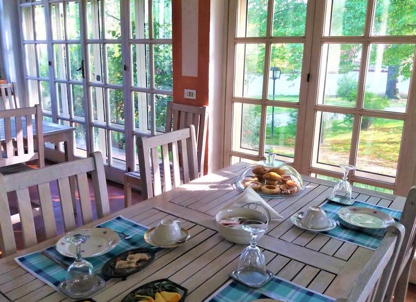 Dining room Photo