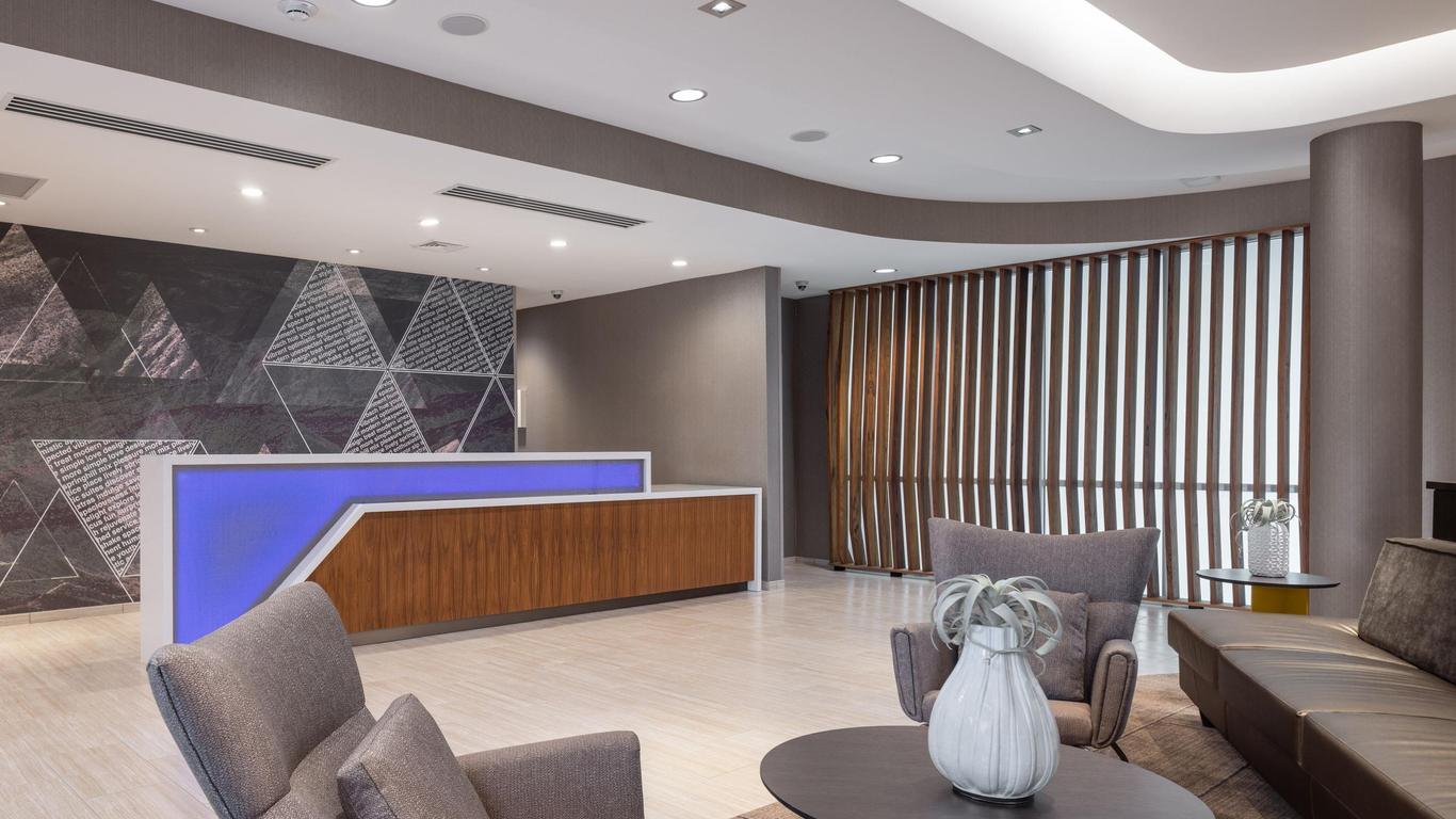SpringHill Suites by Marriott Tucson at The Bridges