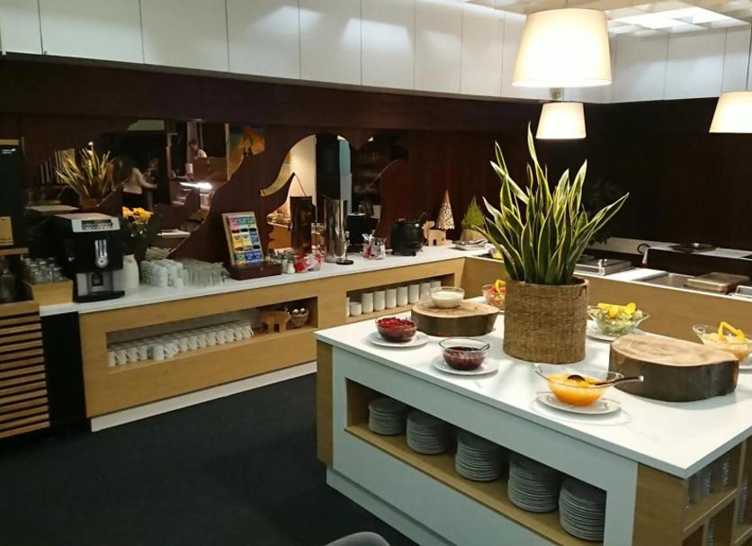 Buffet Photo